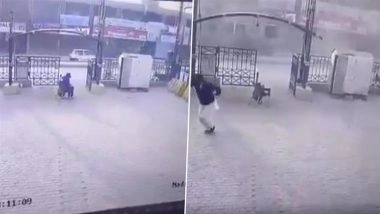 Pakistan Suicide Blast: At Least 5 Commandos Killed, 6 Injured in Twin Suicide Bombings at Paramilitary Force Headquarters in Peshawar (Watch Video)