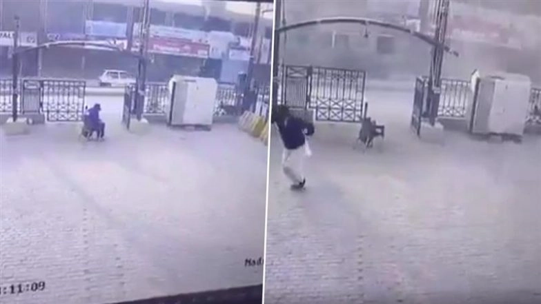 Pakistan Suicide Blast: At Least 5 Commandos Killed, 6 Injured in Twin Suicide Bombings at Paramilitary Force Headquarters in Peshawar (Watch Video)