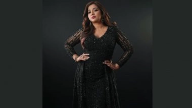 Stampede-Like Situation at Singer Shreya Ghoshal’s Concert at Odisha’s Bali Yatra Festival 2025; Two Attendees Faint, One Injured Near Stage