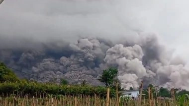 Volcano Eruption in Indonesia: Mount Semeru Erupts, Spews 54,000 Feet Ash Cloud Into Sky (Watch Video)