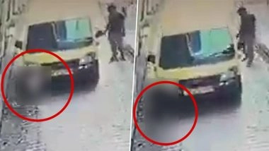 Muzaffarnagar: School Van Runs Over Toddler While Picking Up Student in UP, Driver Arrested After CCTV Video Surfaces