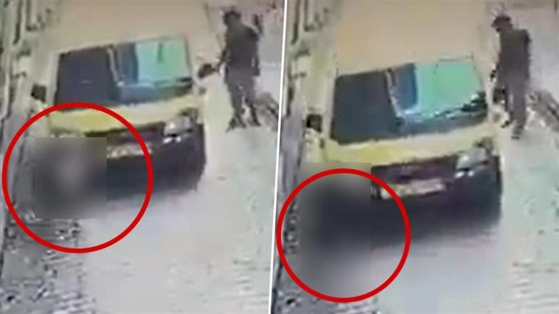 Muzaffarnagar: School Van Runs Over Toddler While Picking Up Student in UP, Driver Arrested After CCTV Video Surfaces