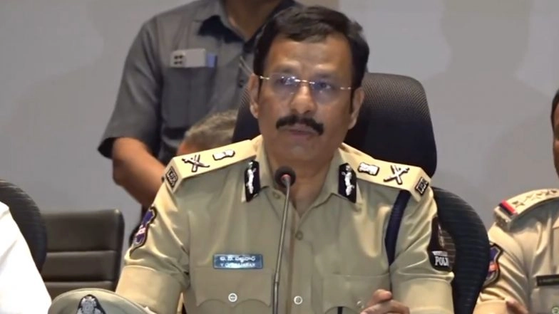 Saudi Arabia Bus Accident: 45 Indian Umrah Pilgrims Dead, 1 Survivor, Says Hyderabad Police Commissioner VC Sajjanar (Watch Video)