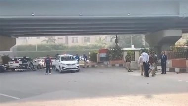 Mahipalpur Bomb Scare: Loud Blast-Like Sound Near Radisson Hotel Turns Out to Be Burst DTC Bus Tyre in Delhi (Watch Videos)