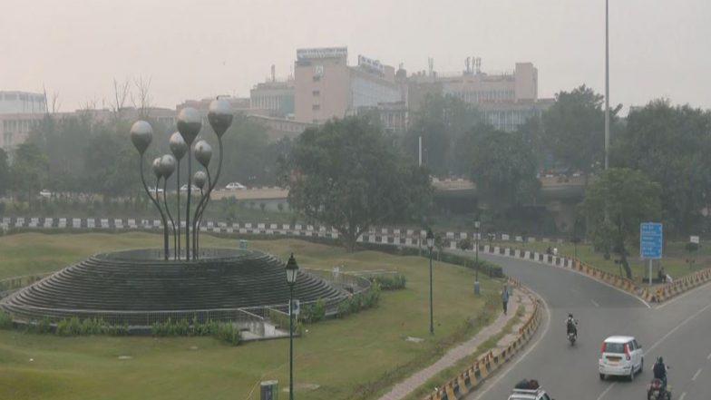 India News | Delhi's Overall AQI Remains in 'poor' Category, Multiple Stations Record 'moderate' Air Quality