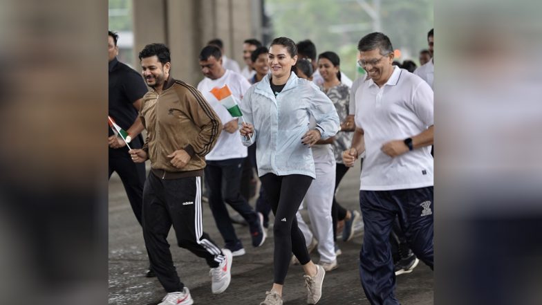Business News | Actress Eesha Agrawal Attended in the Run for Unity 2025, Organized in Honor of Sardar Vallabhbhai Patel