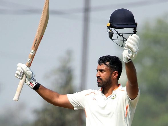 Sports News | Ranji Trophy: Karun Nair Continues to Knock on Indian Selectors' Door Before South Africa Series with a Majestic 200 Against Kerala