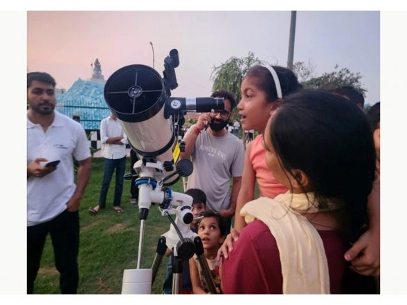 Business News | India Looks Up: Pie Matrix Leads a New Wave of Free Public Astronomy Experiences