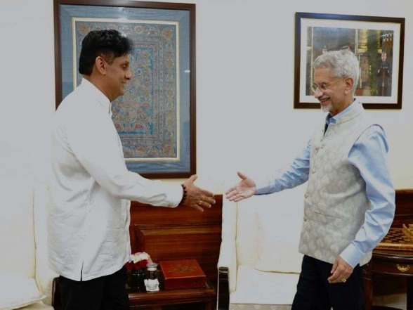 World News | Jaishankar Meets Sri Lankan Opposition Leader Sajith Premadasa, Discusses Ties and Regional Cooperation