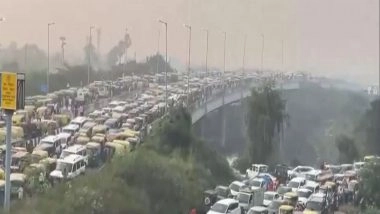 India News | Kartik Purnima: Massive Traffic Snarl at Digha AIIMS Road in Patna Due to Heavy Footfall of Devotees at Ganga Ghat