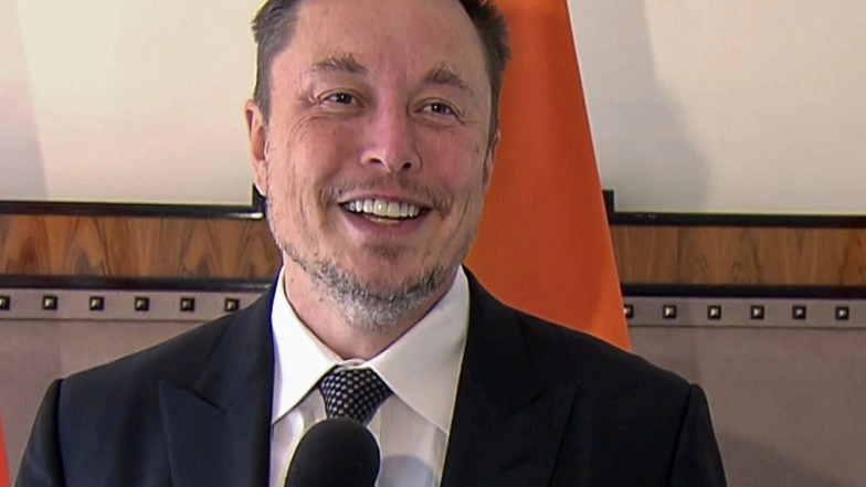 Business News | Tesla Turning Towards Samsung SDI for Huge ESS Battery Deal