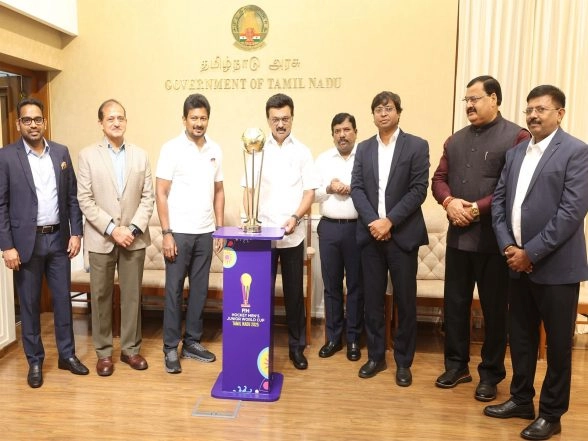 Sports News | Tamil Nadu CM MK Stalin Unveils Trophy for FIH Hockey Men's Junior World Cup 2025
