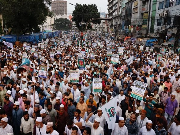 World News | Violence Erupts at Start of Bangladesh Election Campaign
