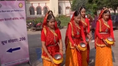 India News | Women Perform Mithila's Folk Dance Jhijhiya to Spread Voting Awareness in Patna as First Phase of Bihar Election Underway