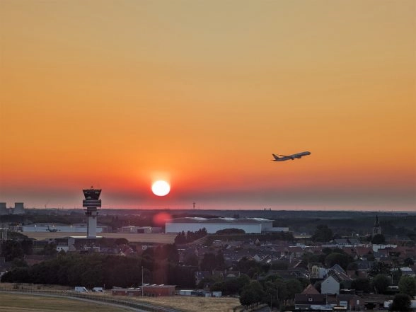 World News | Belgium: Drone Sightings Force Temporary Closure of Brussels Airport; PM De Wever Convenes Security Meeting