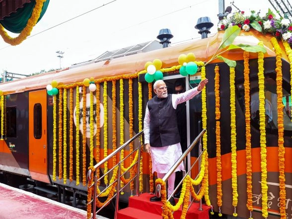 India News | PM Modi to Flag off Four New Vande Bharat Trains in Varanasi on Nov 8