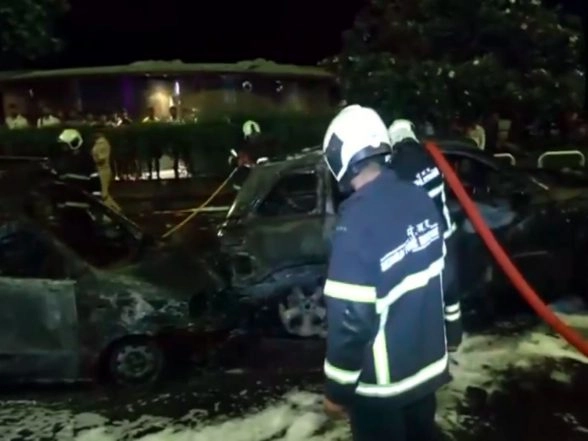 India News | Maharashtra: Two Vehicles Catch Fire After Collision Near Air India Junction in Mumbai