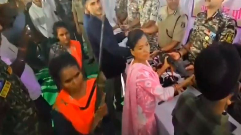 India News | Seven Naxals Surrender Before Chhattisgarh Police in Gariyaband