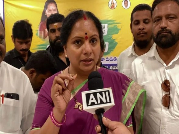 India News | Telangana: K Kavitha Visits Victims Injured in the Chevella Bus Accident