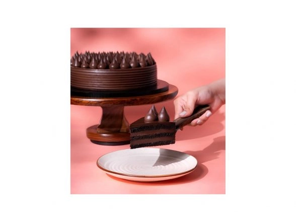 Business News | Deliure Expands Its Sweet Legacy with New Outlets in Mulund and Colaba