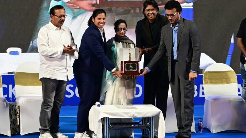Sports News | Richa Ghosh Felicitated by Cricket Association of Bengal for Crucial Role in Women's WC Win