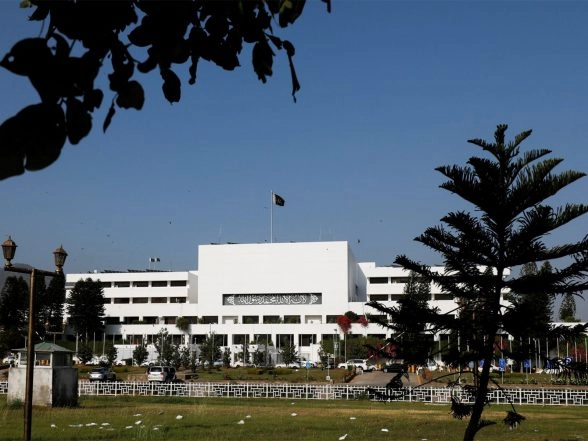 World News | Pakistan Parliamentary Committees to Resume Debate on Field Marshal Status Under 27th Amendment Today