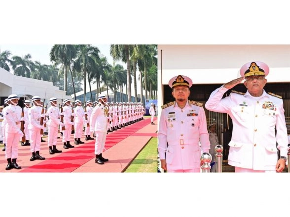 World News | Pakistan Navy Chief Admiral Naveed Ashraf Visits Bangladesh