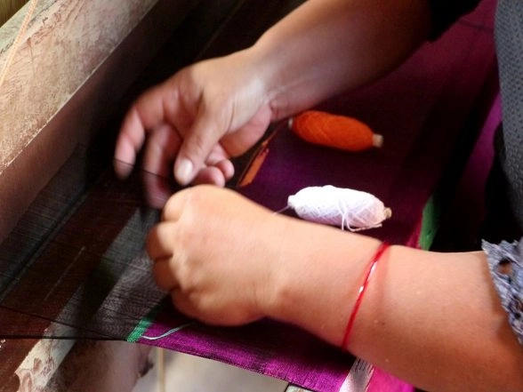 World News | Legacy of Palpali Dhaka: Nepal's Hand-spun Heritage Fabric Weaves Its Way Through Modern Times