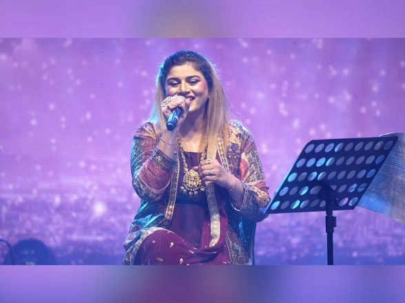 Business News | Priyani Vani Panditt Captivates Audiences with a Houseful Performance in Mumbai