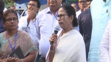 India News | West Bengal CM Mamata Banerjee Expresses Shock over Tragic Blast Near Red Fort in Delhi