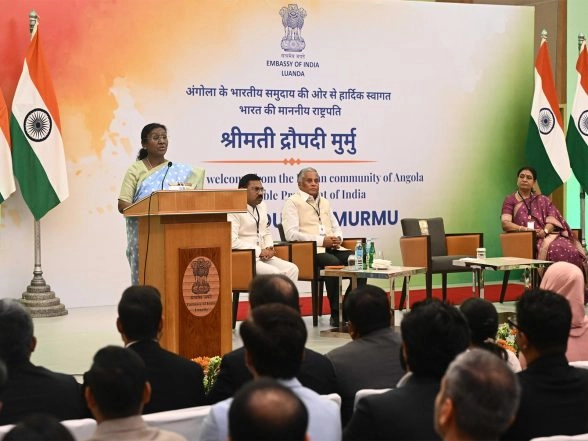 World News | President Droupadi Murmu Addresses Members of Indian Community in Angola