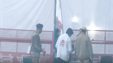 India News | Security Tightened Near Red Fort After High-intensity Explosion; Delhi Police, FSL Team Continues Probe