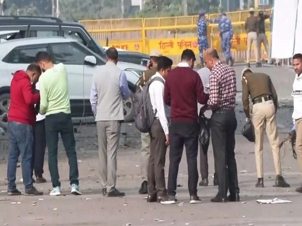 India News | FSL Recovers Two Live Cartridges, Samples of Two Different Types of Explosives from Delhi Blast Site