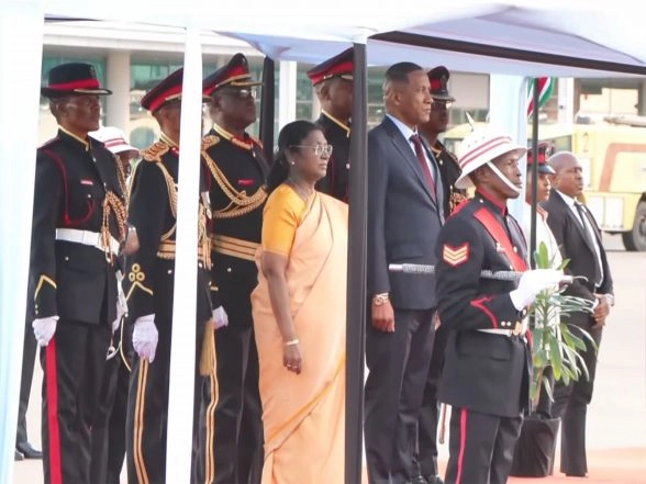 World News | President Droupadi Murmu Begins Historic First-ever State Visit to Botswana with Ceremonial Welcome