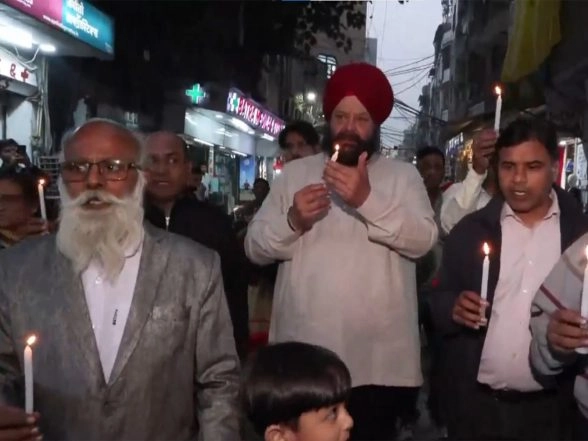 India News | Delhi, J-K Hold Candlelight March in Solidarity with Car Blast Victims