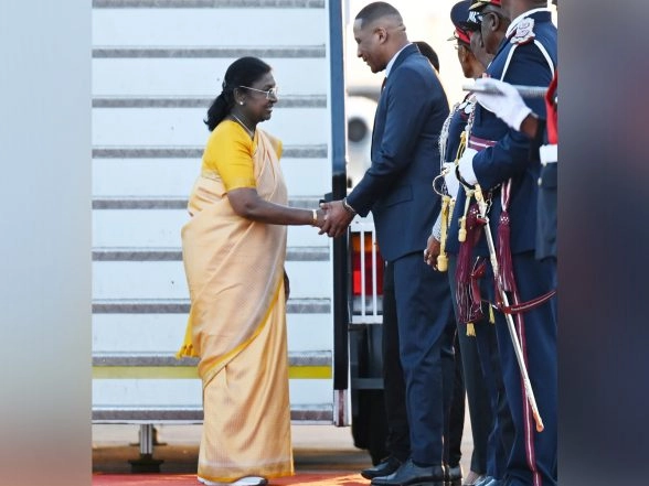 World News | 'Special Gesture Reflecting Depth of Friendship': President Murmu Received by Botswana President Boko Upon Arrival