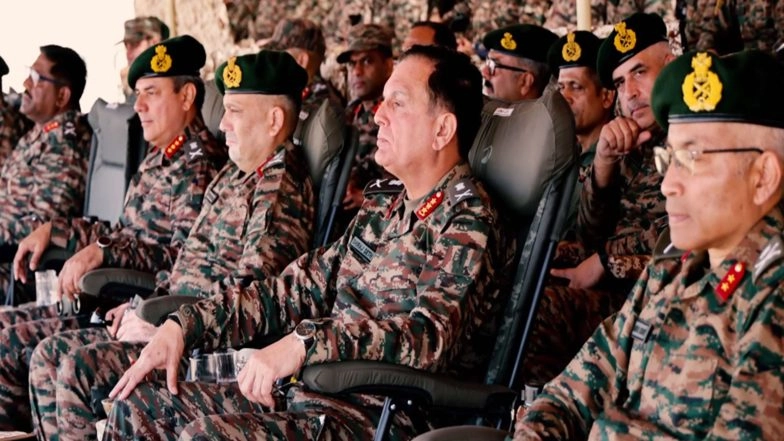 India News | Southern Army Commander Lt Gen Dhiraj Seth Reviews Operational Readiness During Exercise 'MaruJwala' in Thar Desert