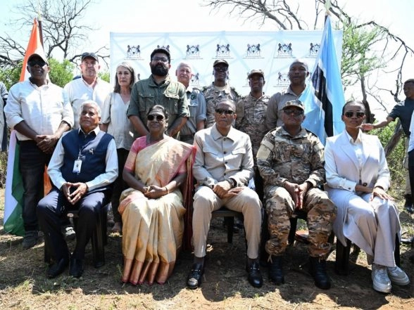 World News | India-Botswana Wildlife Cooperation Boosted as Eight Cheetahs Are Handed over Under 'Project Cheetah'