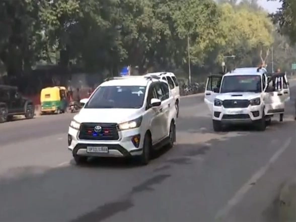 India News | Rahul Gandhi Arrives at Mallikarjun Kharge's Residence After MGB's Dismal Bihar Performance
