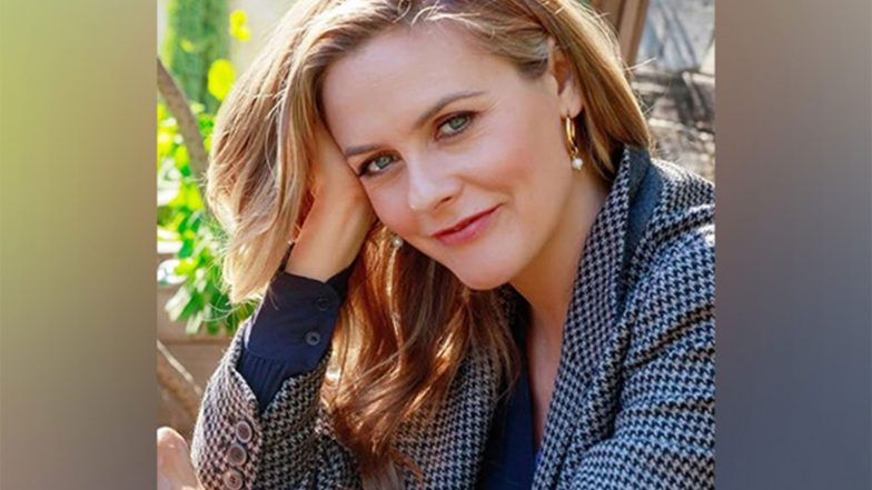 Entertainment News | Alicia Silverstone Remembers Her Late Mom's Cameo in 'Clueless'
