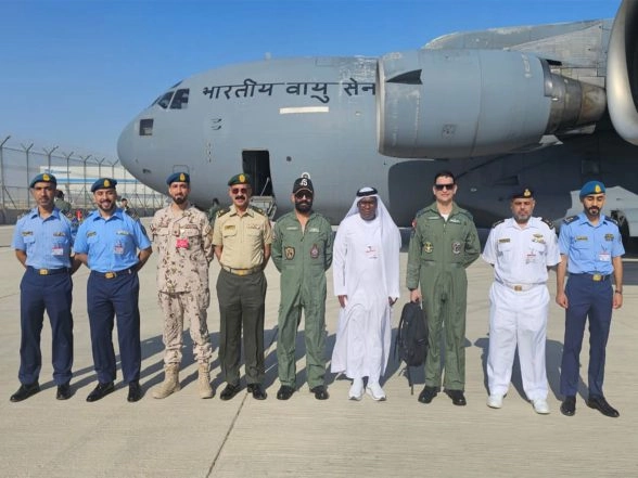 World News | UAE: IAF Contingent Comprising Suryakiran Aerobatic Team, Tejas Fighters Arrives for Dubai Air Show