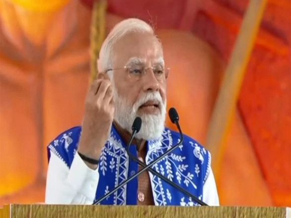 India News | PM Modi Addresses Janjatiya Gaurav Diwas Event, Urges People to Strengthen Mantra of Sabka Saath, Sabka Vikas