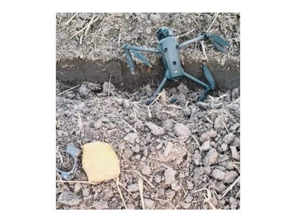 India News | BSF Foils Multiple Cross-border Smuggling Attempts, Recovers 11 Kg of Heroin, Drones