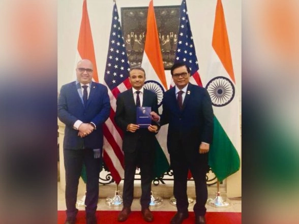 World News | NY Consul General Meets Dalit Chamber of Commerce to Strengthen Business Ties