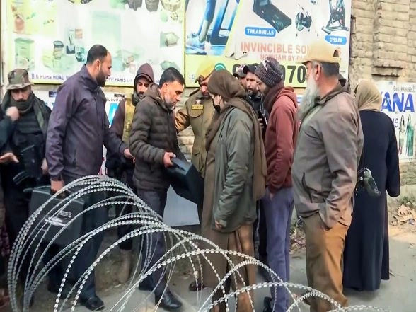 India News | J-K: Blast Site Near Nowgam Police Station Sealed by FSL for Probe