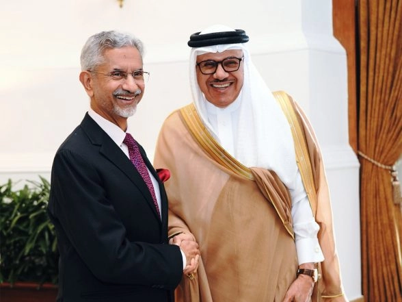 World News | Jaishankar Focuses on Deepening Partnership with Bahraini Counterpart
