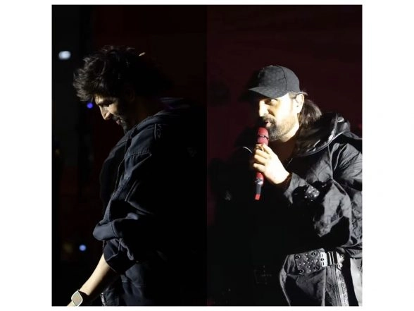 Entertainment News | Kartik Aaryan Surprises Fans at Himesh Reshammiya's Mumbai Concert; Singer Treats to Special 'Tu Meri Main Tera Main Tera Tu Meri' Song