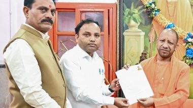 India News | Uttar Pradesh CM Yogi Adityanath Fills Enumeration Form Under Special Intensive Revision