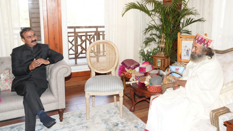 India News | Himachal CM Offers Prayers with Sri Sri Ravi Shankar at Panjpiri Sheetla Mata Temple