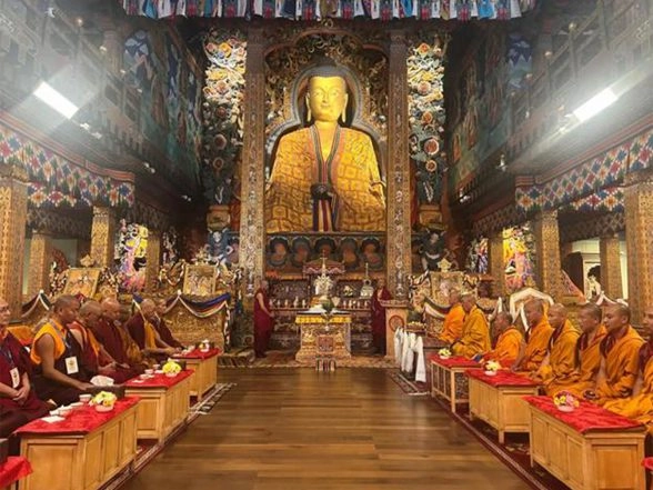 World News | Exposition of Holy Relics of Lord Buddha in Bhutan Extended by a Week Following Public Demand